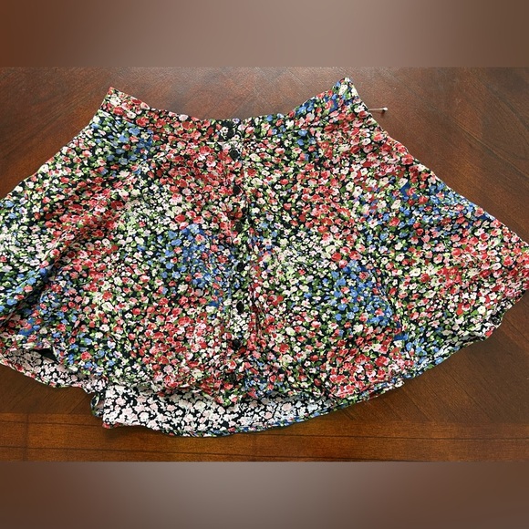 URBAN OUTFITTERS Floral Women's Skirt size S-P - Picture 4 of 9